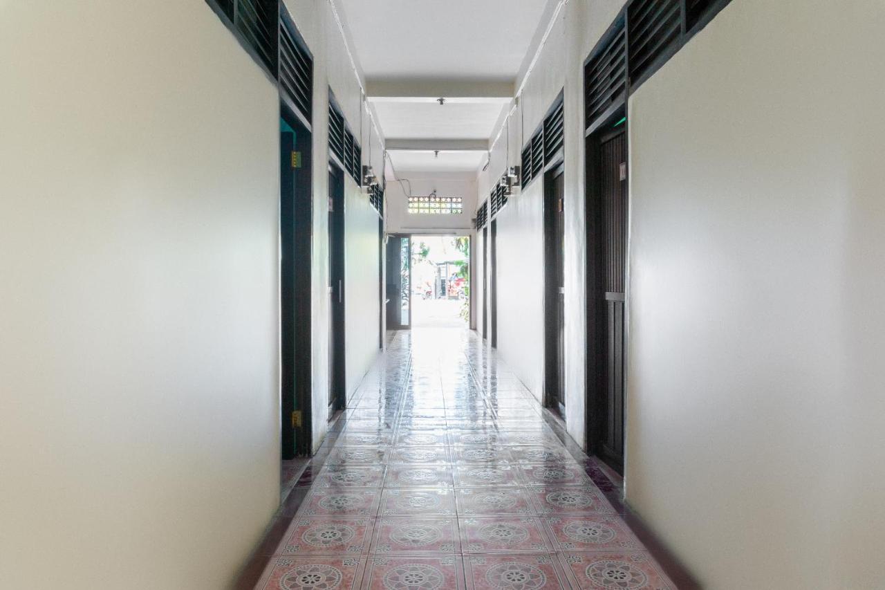 Oyo 3095 Semarapura Homestay Макасар Екстериор снимка