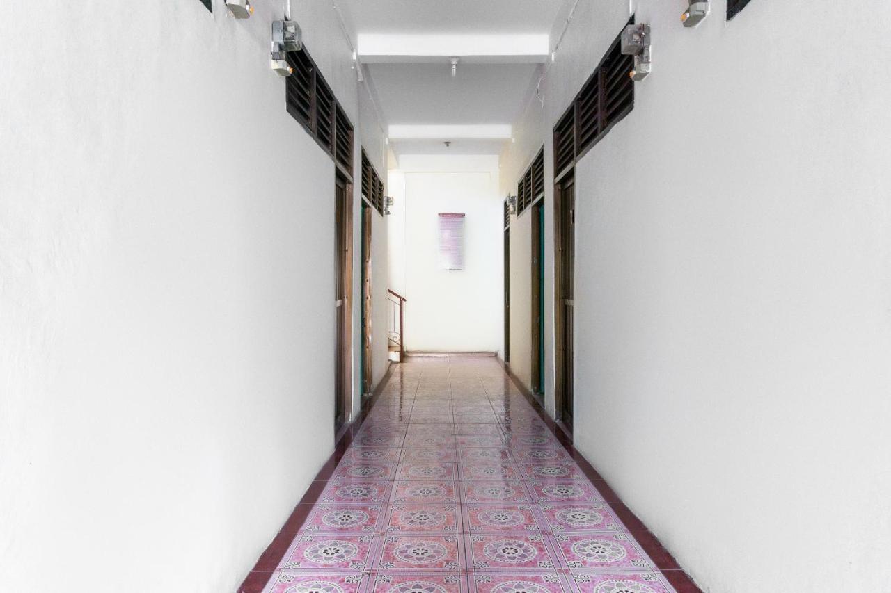 Oyo 3095 Semarapura Homestay Макасар Екстериор снимка