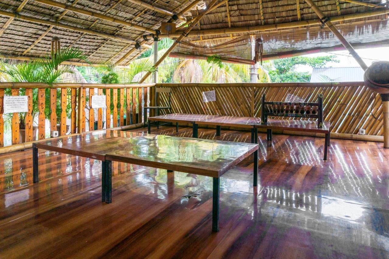 Oyo 3095 Semarapura Homestay Макасар Екстериор снимка