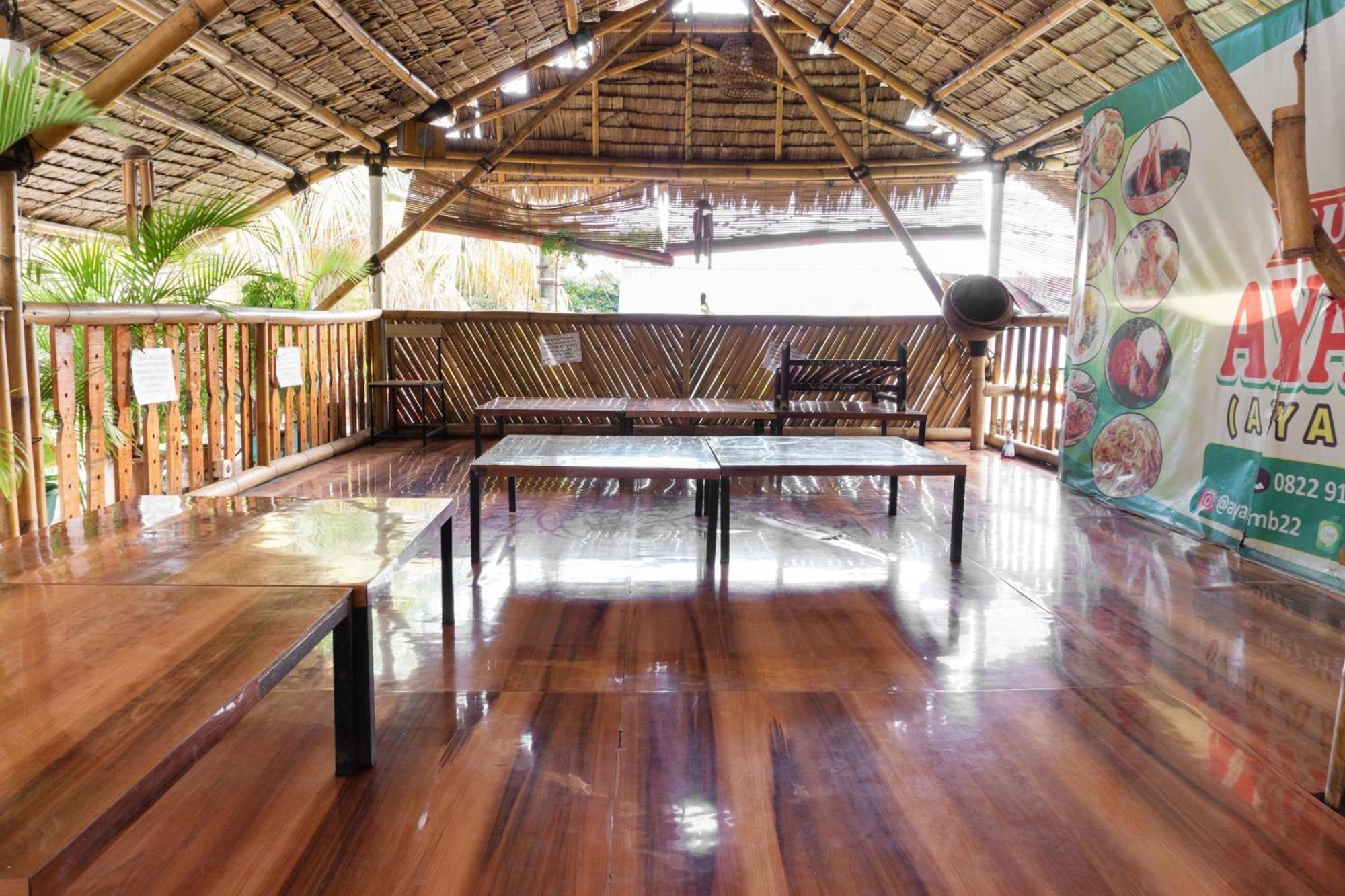 Oyo 3095 Semarapura Homestay Макасар Екстериор снимка