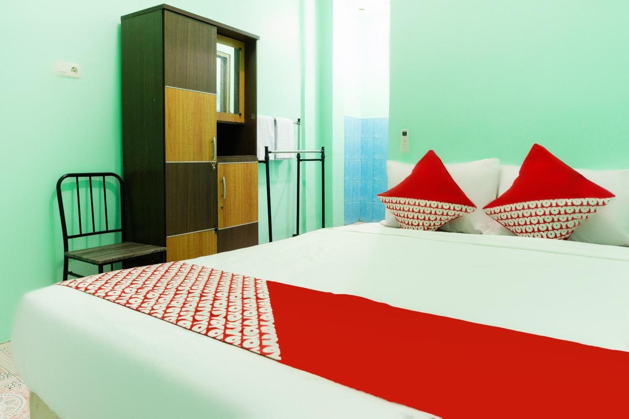 Oyo 3095 Semarapura Homestay Макасар Екстериор снимка
