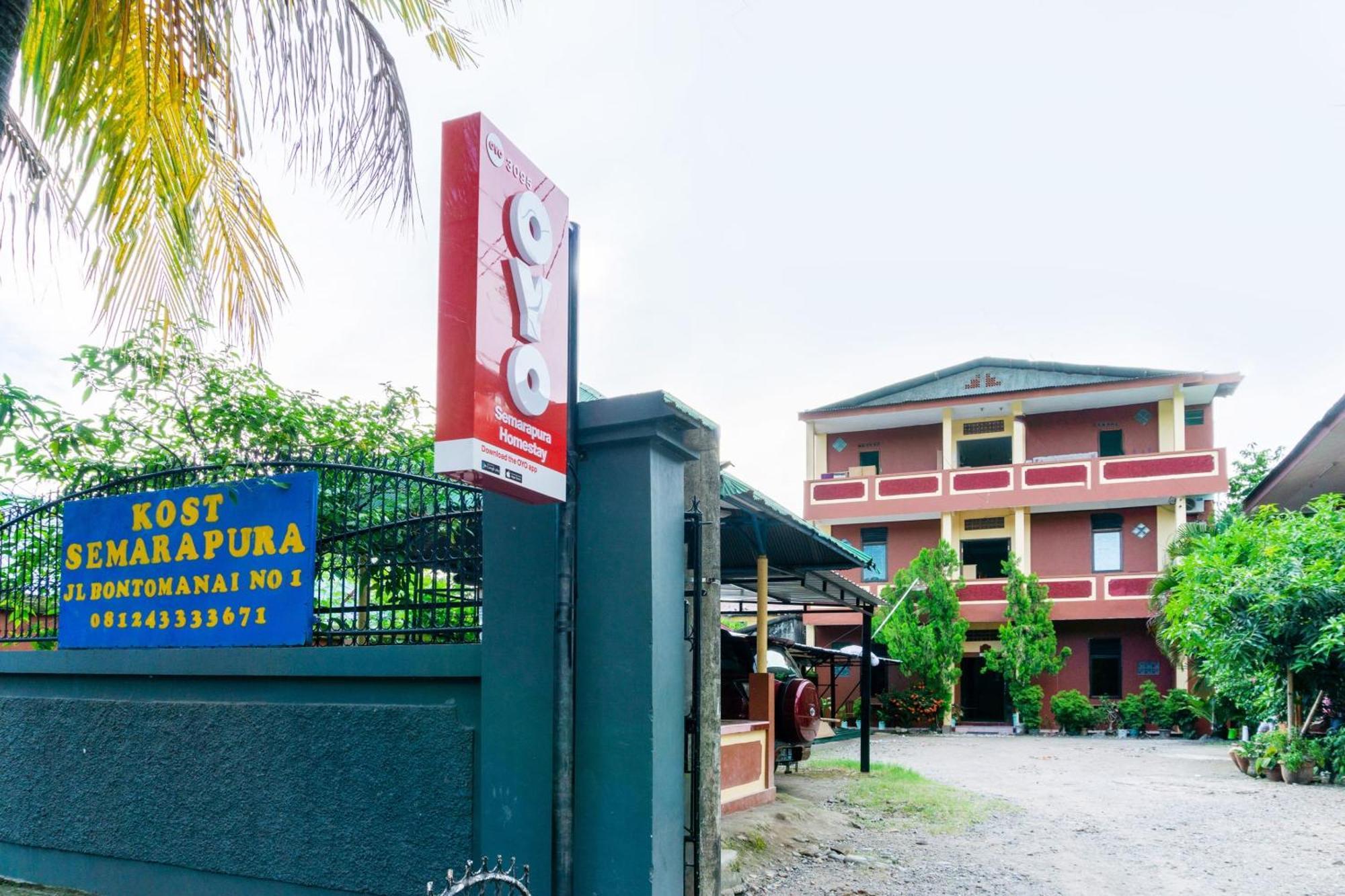 Oyo 3095 Semarapura Homestay Макасар Екстериор снимка